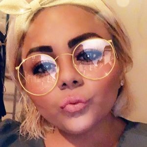 Meet your Posher, Carmen